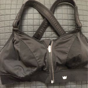 Shefit Ultimate Sports Bra in black. Size 2Luxe.